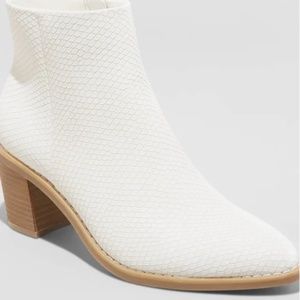 Women's ankle boots Size 8